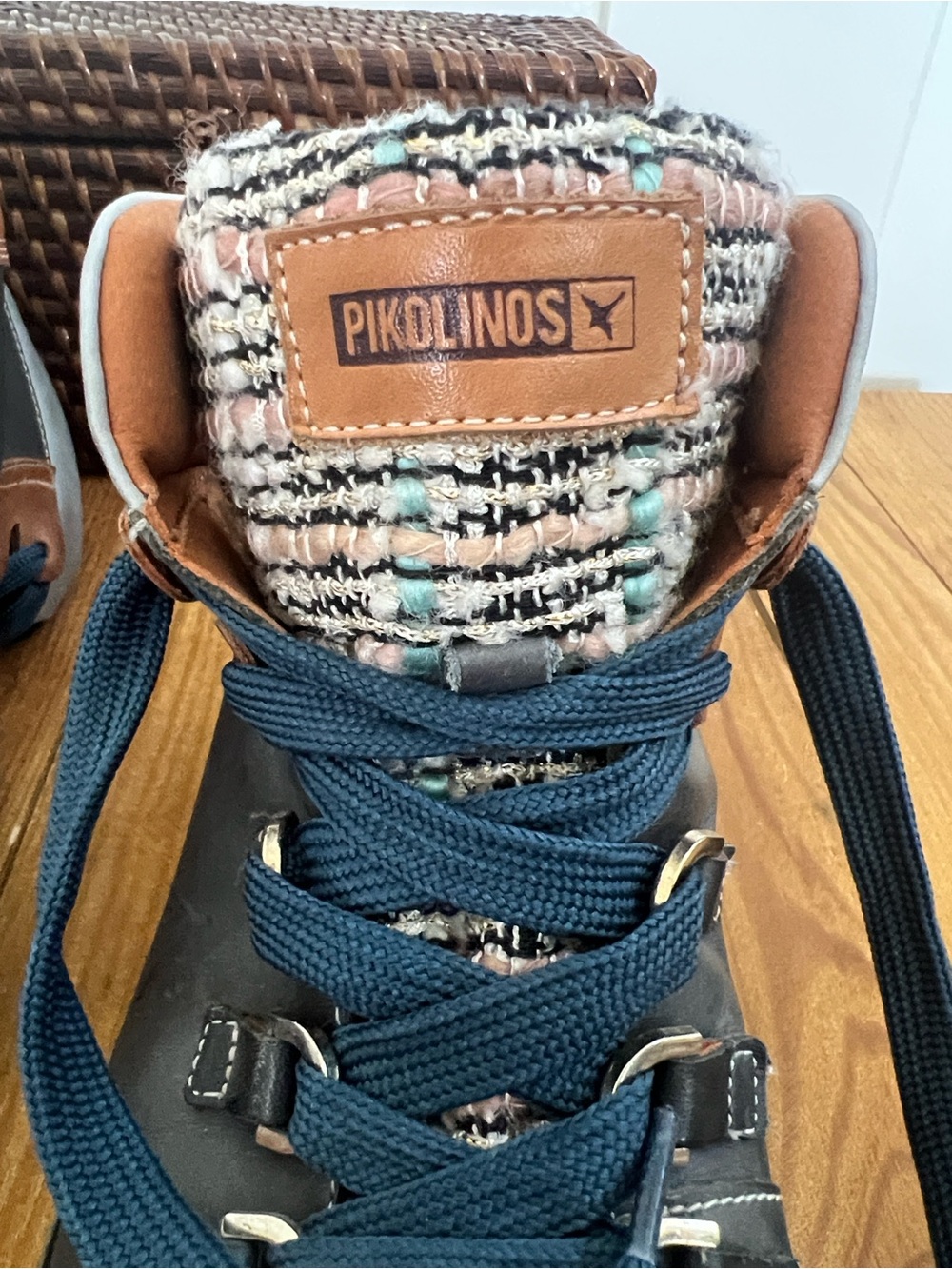 Women's size 40 Pikolinos Two-Tone Leather Lace-Up Ankle Boots - Picture 5 of 7
